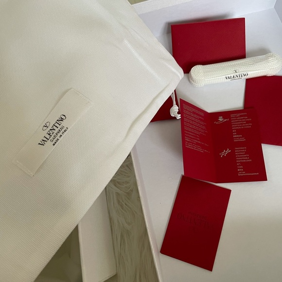 AUTHENTIC Valentino Garavani rock stud sneakers - Picture 7 of 9